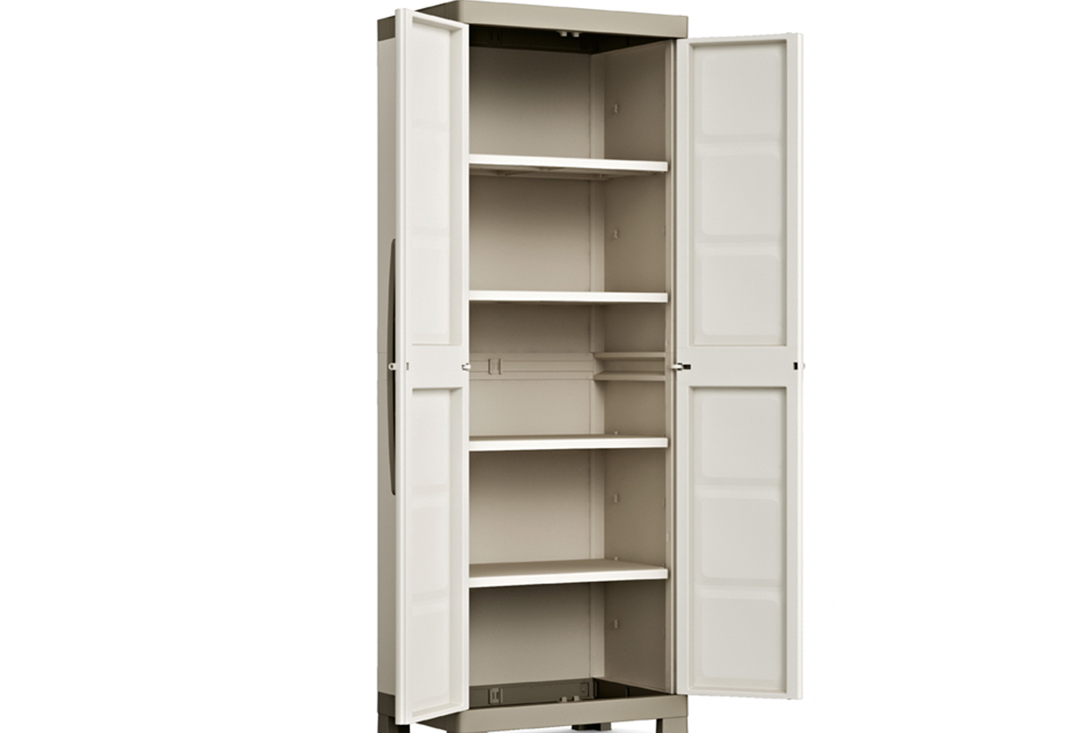 Ζουμ στο εσωτερικό της ντουλάπας